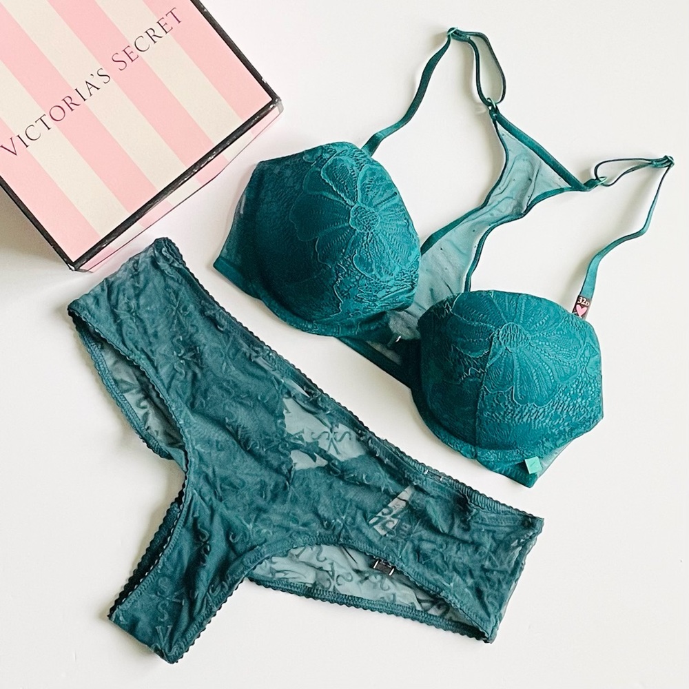 32D MEDIUM Victoria’s Secret green bra set